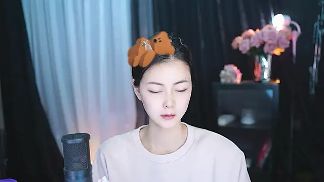 Ocean--Lili online show from March 17, 2025, 2:12 pm