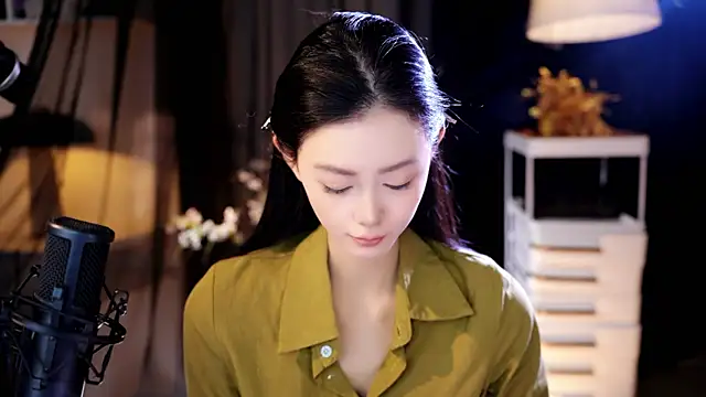 Snapshot of Ocean--Lili chatting on April 28, 2026, 2:11 pm Ocean--Lili online show from April 28, 2026, 2:11 pm
