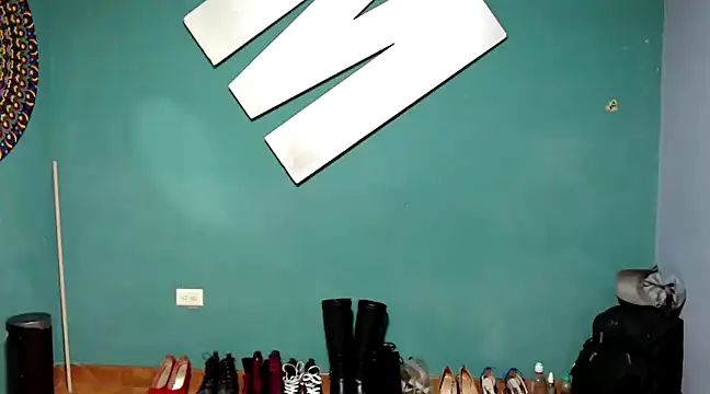 Snapshot of marinadenoche chatting on January 12, 2025, 1:32 am marinadenoche online show from January 12, 2025, 1:32 am