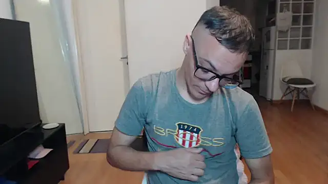guachin hunk online show from May 14, 2026, 3:24 am