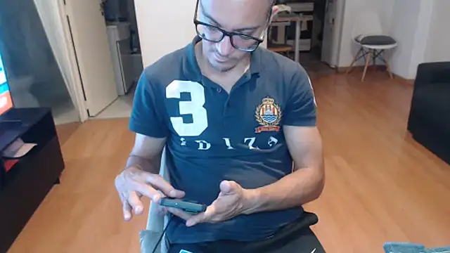 guachin hunk online show from June 1, 2026, 10:11 pm