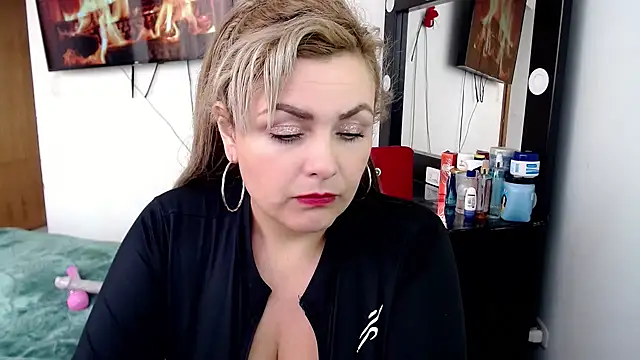 Snapshot of Melisa_mcarthy chatting on February 10, 2025, 10:30 pm Melisa mcarthy online show from February 10, 2025, 10:30 pm