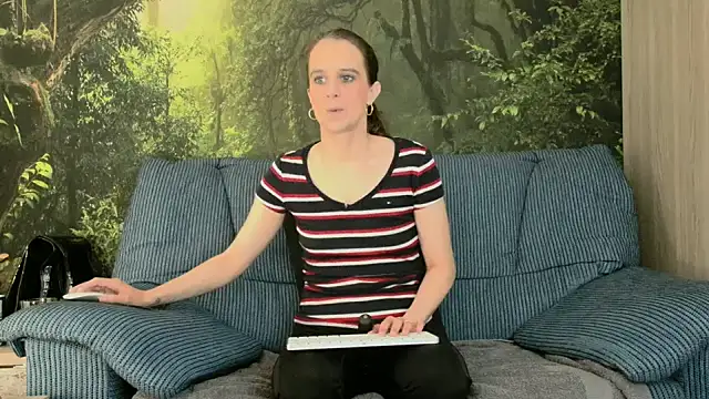 LadyChantale online show from March 5, 2025, 9:05 am