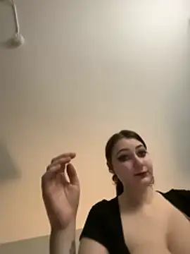 Snowbunnycake 131 online show from October 29, 2025, 10:11 pm