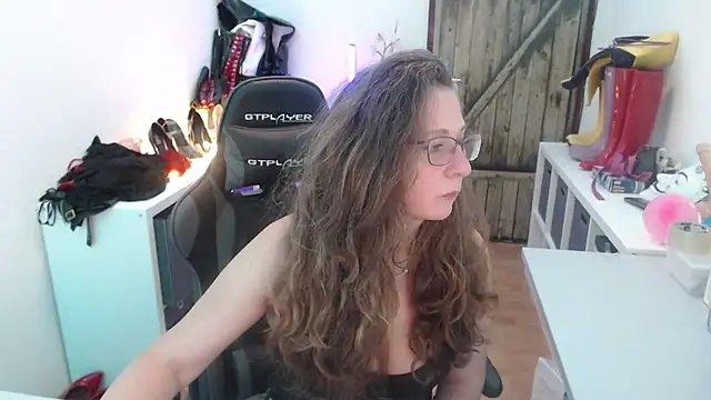 Snapshot of GeilesLuder75 chatting on April 10, 2026, 3:28 pm GeilesLuder75 online show from April 10, 2026, 3:28 pm