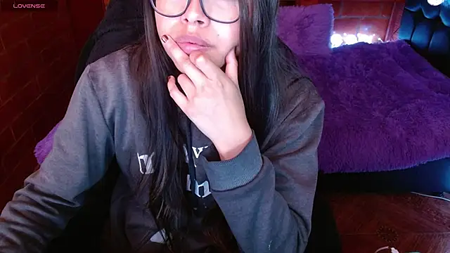 MidoriQuiinn online show from March 14, 2026, 2:11 pm