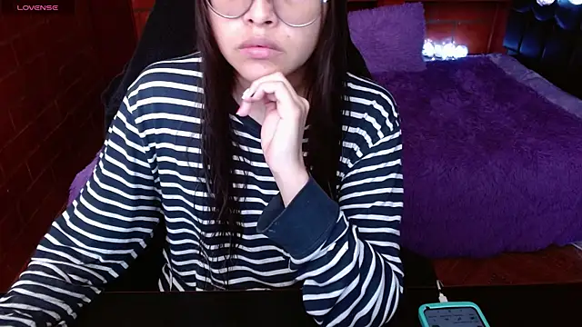 Snapshot of MidoriQuiinn chatting on May 15, 2026, 4:14 pm MidoriQuiinn online show from May 15, 2026, 4:14 pm