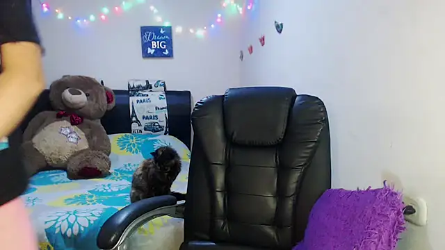 sahtlove1 online show from November 4, 2025, 12:32 am