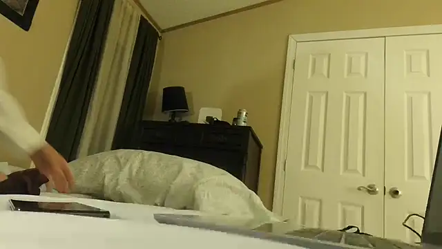 Snapshot of KatieDomme chatting on January 26, 2025, 1:31 am KatieDomme online show from January 26, 2025, 1:31 am