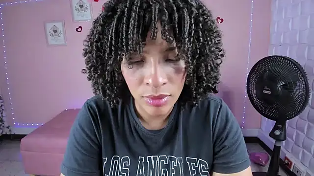 DannaBerry online show from March 5, 2025, 3:29 pm