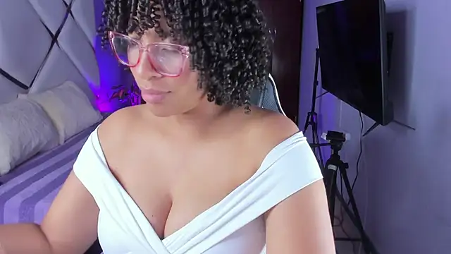 DannaBerry online show from October 1, 2025, 8:15 pm