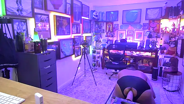 Briefs bud online show from February 8, 2025, 4:25 am