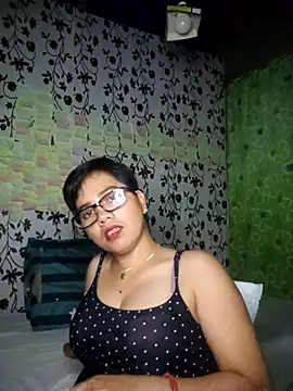 Snapshot of lovely_samxxx24 chatting on February 19, 2025, 5:05 am lovely samxxx24 online show from February 19, 2025, 5:05 am