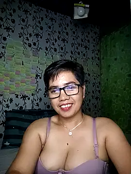 Snapshot of lovely_samxxx24 chatting on February 19, 2025, 8:12 am lovely samxxx24 online show from February 19, 2025, 8:12 am