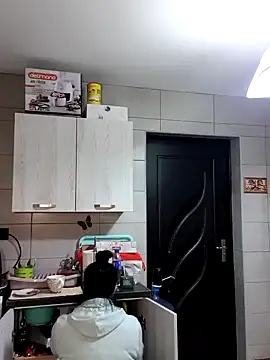 x  KHALEESI  x online show from February 11, 2025, 5:40 pm