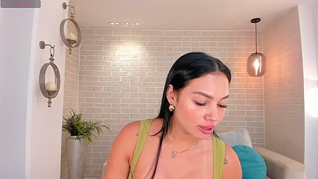 MollyJones  online show from May 7, 2026, 7:19 pm