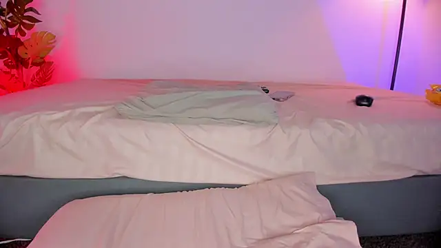 Snapshot of hot_booty_ chatting on March 16, 2026, 10:47 pm hot booty online show from March 16, 2026, 10:47 pm