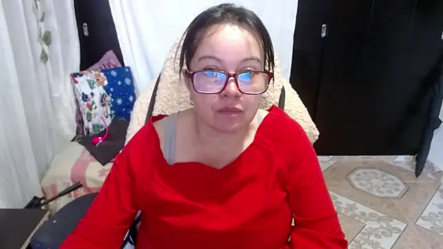 Snapshot of Sonialorens_ chatting on December 20, 2024, 2:05 pm Sonialorens  online show from December 20, 2024, 2:05 pm