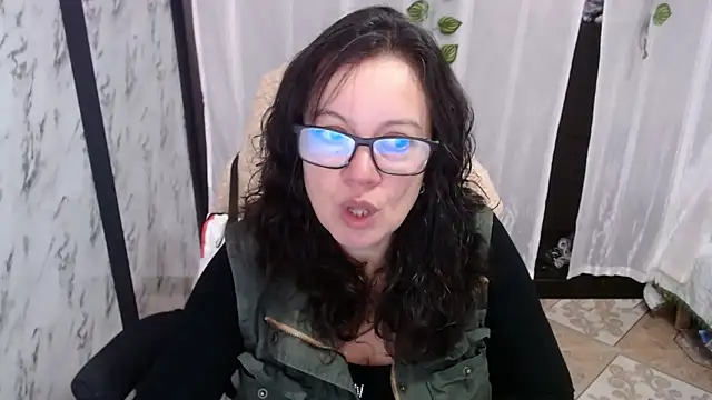 Snapshot of Sonialorens_ chatting on March 5, 2025, 12:44 pm Sonialorens  online show from March 5, 2025, 12:44 pm