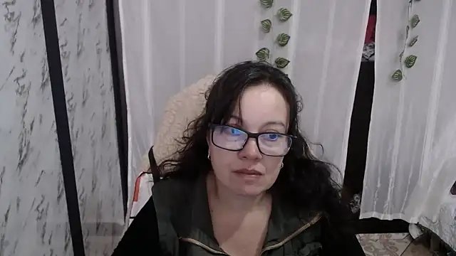 Snapshot of Sonialorens_ chatting on March 5, 2025, 8:42 pm Sonialorens  online show from March 5, 2025, 8:42 pm