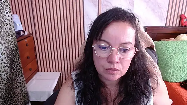 Snapshot of Sonialorens_ chatting on September 22, 2025, 4:53 pm Sonialorens  online show from September 22, 2025, 4:53 pm