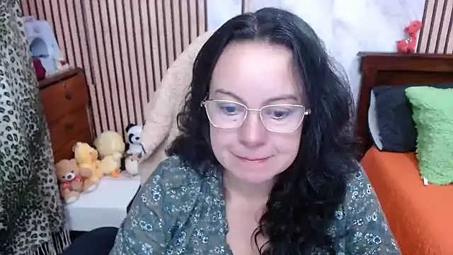 Snapshot of Sonialorens_ chatting on October 9, 2025, 3:21 pm Sonialorens  online show from October 9, 2025, 3:21 pm