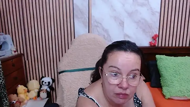 Snapshot of Sonialorens_ chatting on October 13, 2025, 11:16 pm Sonialorens  online show from October 13, 2025, 11:16 pm