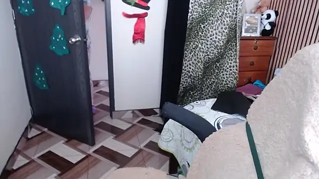 Sonialorens  online show from December 20, 2025, 6:48 pm