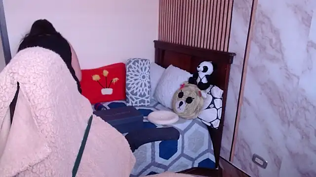 Sonialorens  online show from January 19, 2026, 2:43 pm