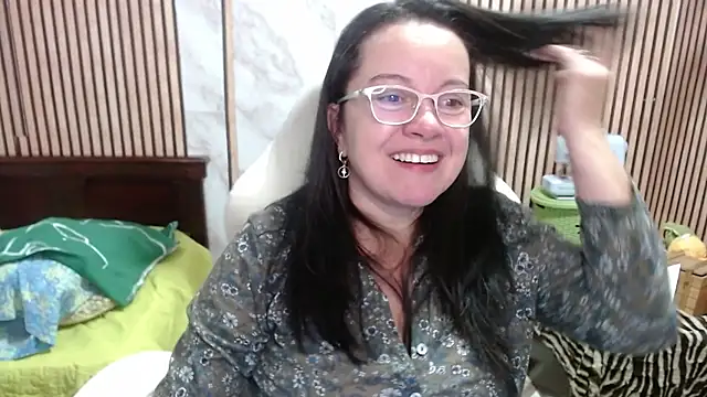 Snapshot of Sonialorens_ chatting on June 18, 2026, 9:41 pm Sonialorens online show from June 18, 2026, 9:41 pm