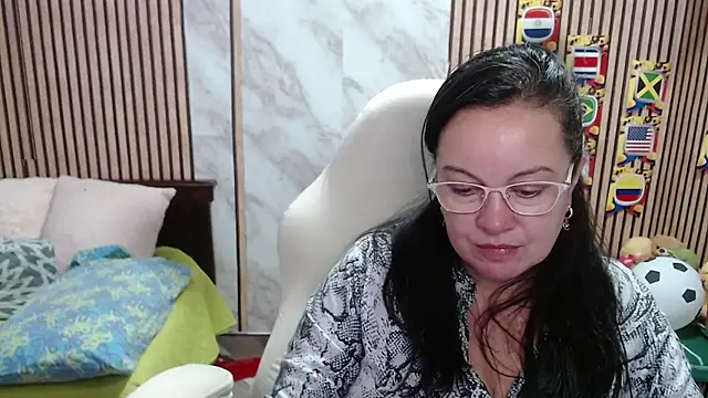 Snapshot of Sonialorens_ chatting on June 21, 2026, 7:27 pm Sonialorens online show from June 21, 2026, 7:27 pm