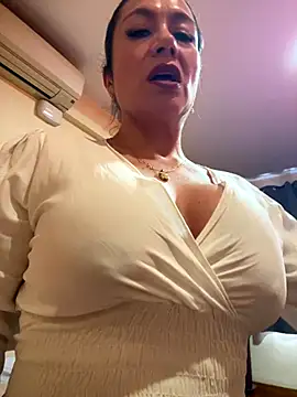 angelitasexy81 online show from October 3, 2025, 9:06 am