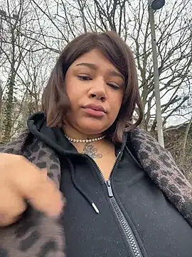 IamSashaLuv online show from December 5, 2025, 9:40 am