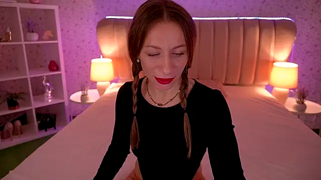 MirandaHobbs online show from November 30, 2025, 7:56 am