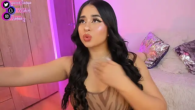 Snapshot of Queen_liana chatting on February 19, 2025, 6:11 am Queen liana online show from February 19, 2025, 6:11 am