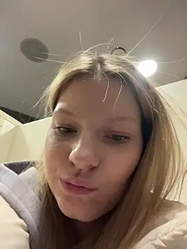 Snapshot of MaryHiggins chatting on February 17, 2026, 1:07 pm MaryHiggins online show from February 17, 2026, 1:07 pm