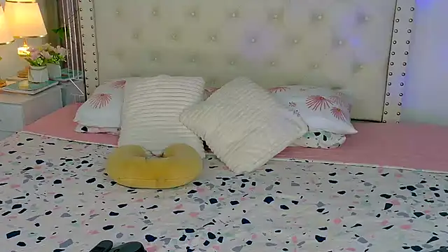 Snapshot of Ariana_girlhots chatting on January 18, 2026, 6:17 am Ariana girlhots online show from January 18, 2026, 6:17 am