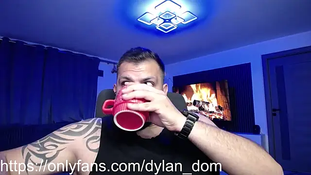 dyllan dom  online show from May 1, 2026, 10:25 pm