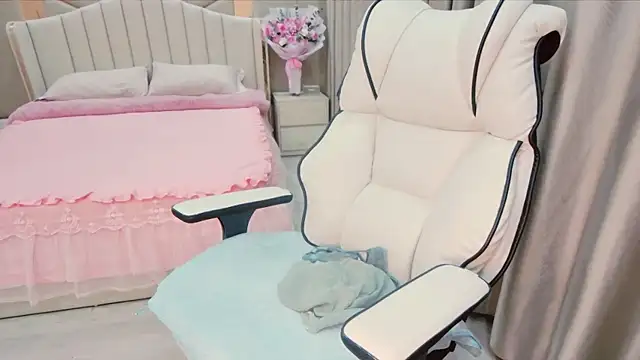 Girl  Funny online show from January 15, 2025, 2:24 pm