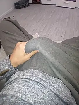 Snapshot of QuietBoy chatting on November 5, 2025, 3:56 pm QuietBoy online show from November 5, 2025, 3:56 pm