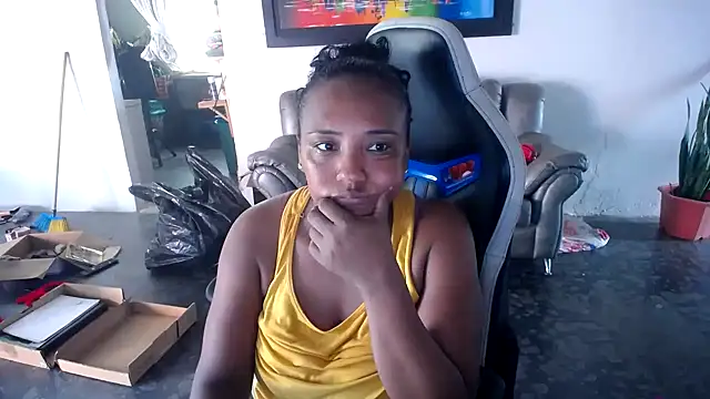 marysol83 online show from October 22, 2025, 8:30 pm