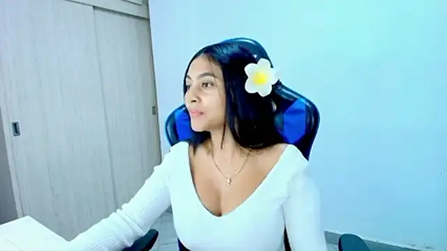 sophiax-x online show from January 17, 2026, 8:01 pm