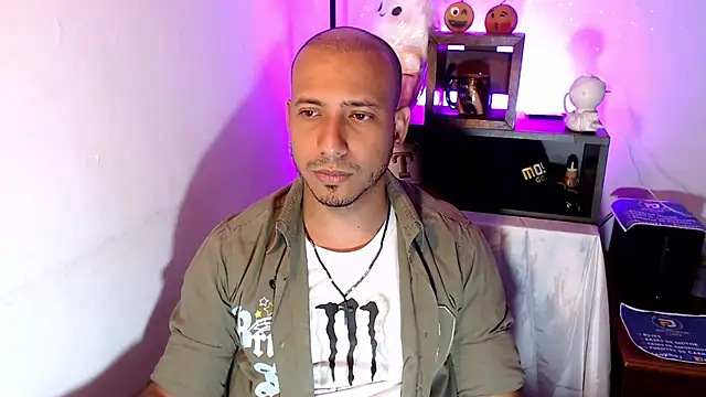 thommerxxx online show from June 17, 2026, 10:10 pm