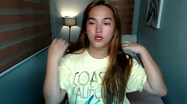 Snapshot of MoaningKylie chatting on December 17, 2024, 4:56 am MoaningKylie online show from December 17, 2024, 4:56 am