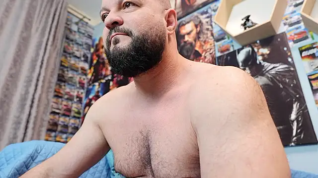 Snapshot of Muscle_Bear chatting on March 3, 2026, 5:46 am Muscle Bear online show from March 3, 2026, 5:46 am