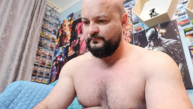 Snapshot of Muscle_Bear chatting on March 4, 2026, 5:24 am Muscle Bear online show from March 4, 2026, 5:24 am