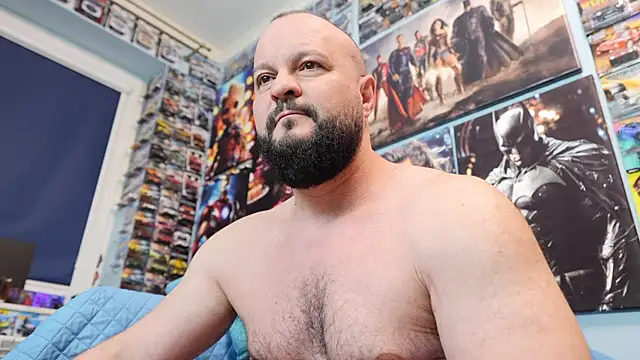 Snapshot of Muscle_Bear chatting on April 6, 2026, 4:46 am Muscle Bear online show from April 6, 2026, 4:46 am