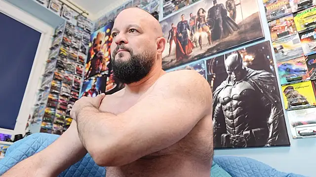 Snapshot of Muscle_Bear chatting on April 10, 2026, 6:18 am Muscle Bear online show from April 10, 2026, 6:18 am