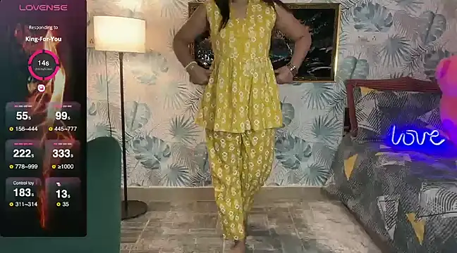 Snapshot of Sizzling__ZAARA chatting on January 24, 2025, 4:39 pm Sizzling ZAARA online show from January 24, 2025, 4:39 pm