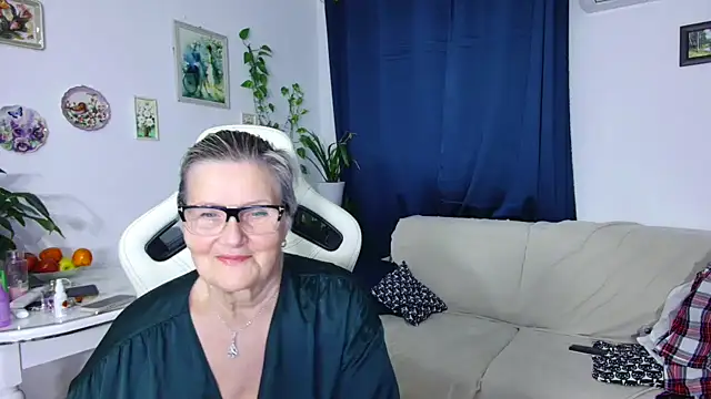 Selenna57 online show from January 18, 2026, 6:44 pm